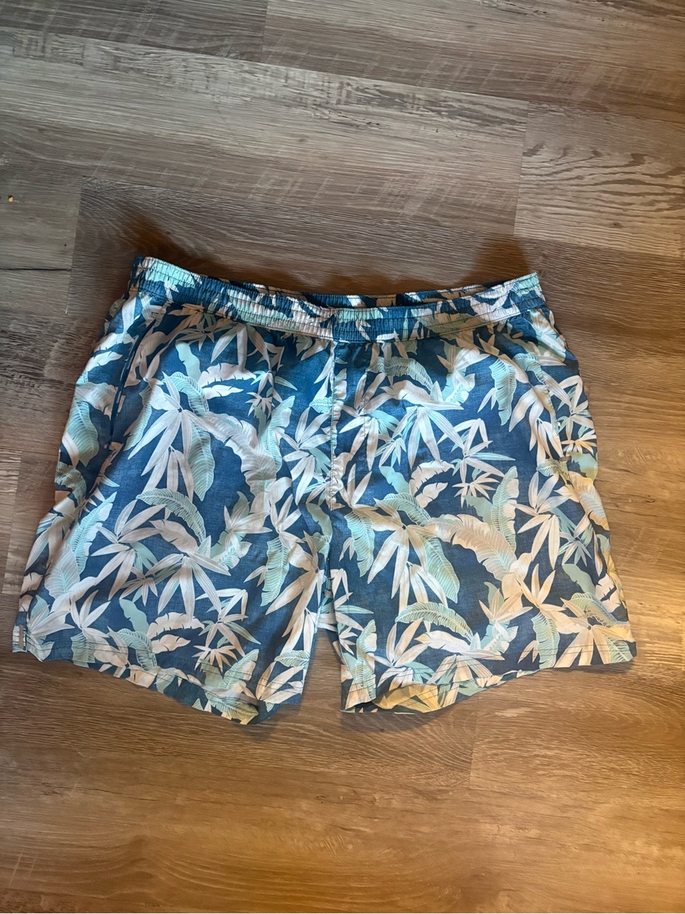 Tommy Bahama Men’s Blue Tropical Floral Swim Board Shorts Drawstring Trunks